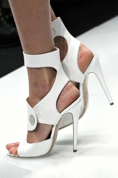 Look 13